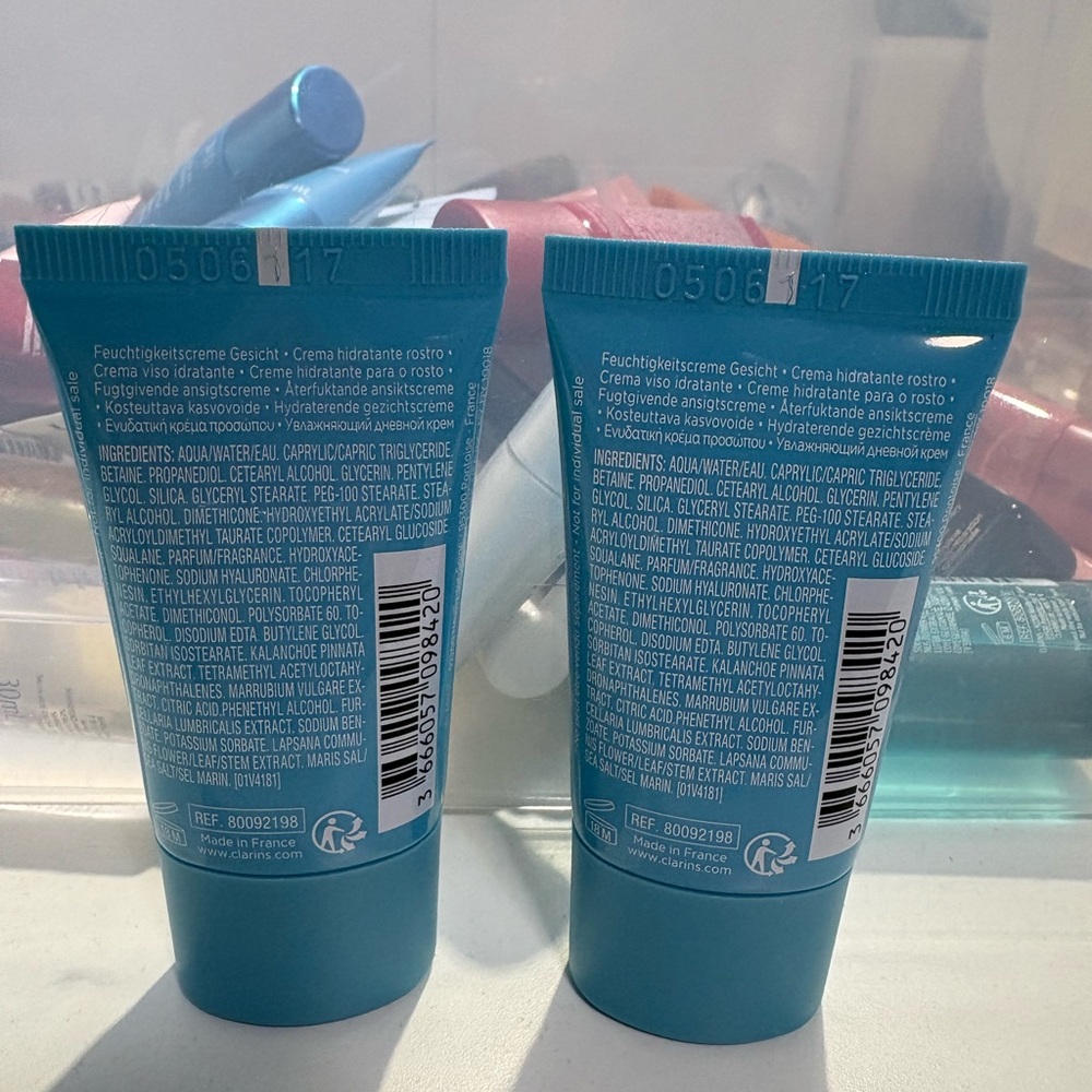 Clarins Hydra-Essentiel Moisturizing Cream set - Picture 2 of 3